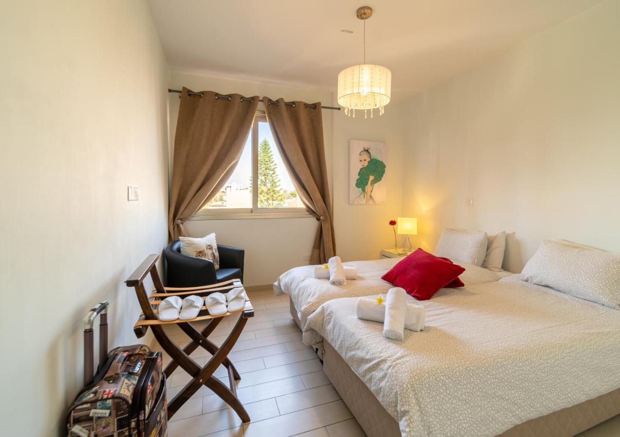 Mesogios House Suites Larnaca Zewnętrze zdjęcie