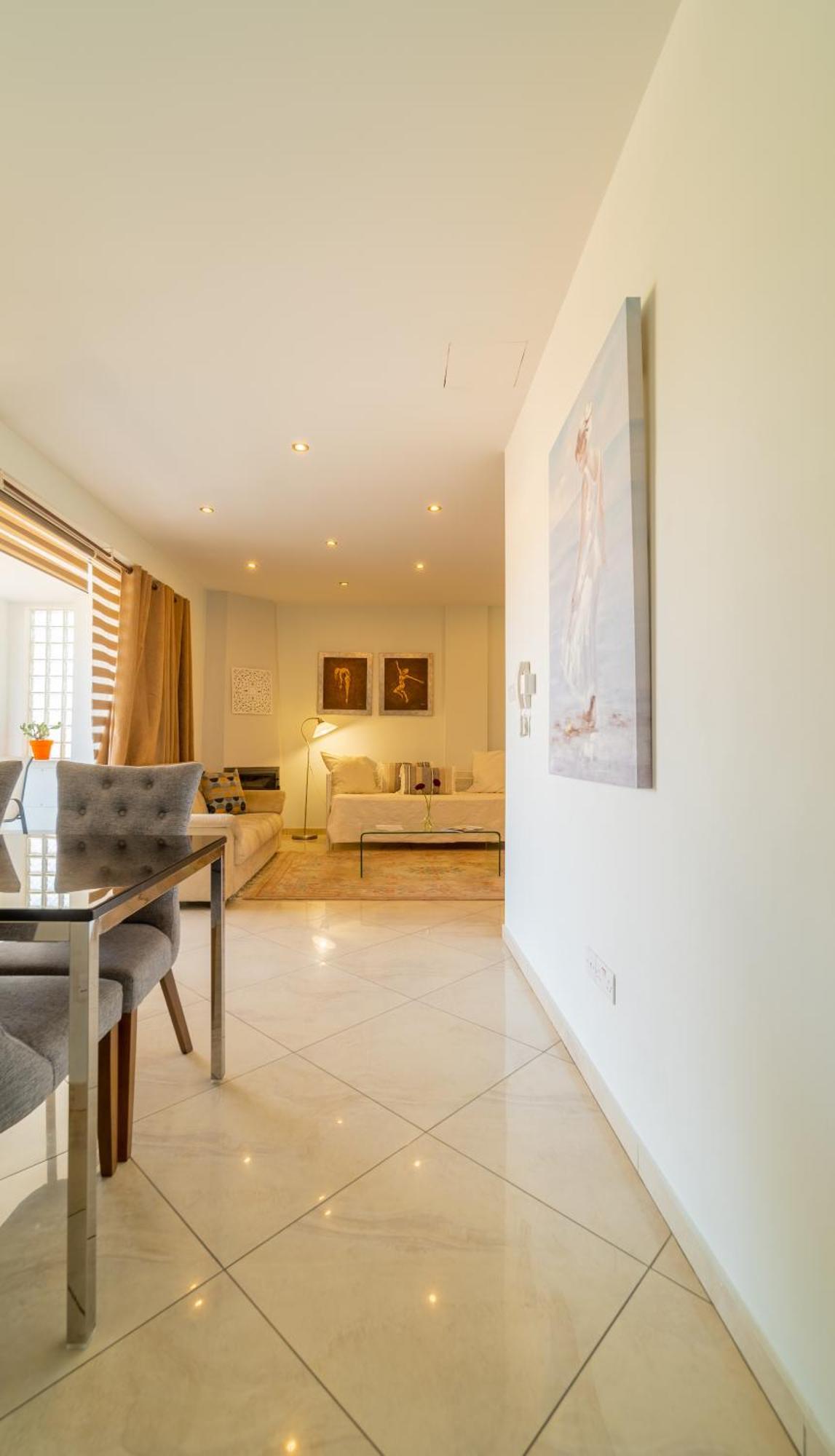 Mesogios House Suites Larnaca Pokój zdjęcie